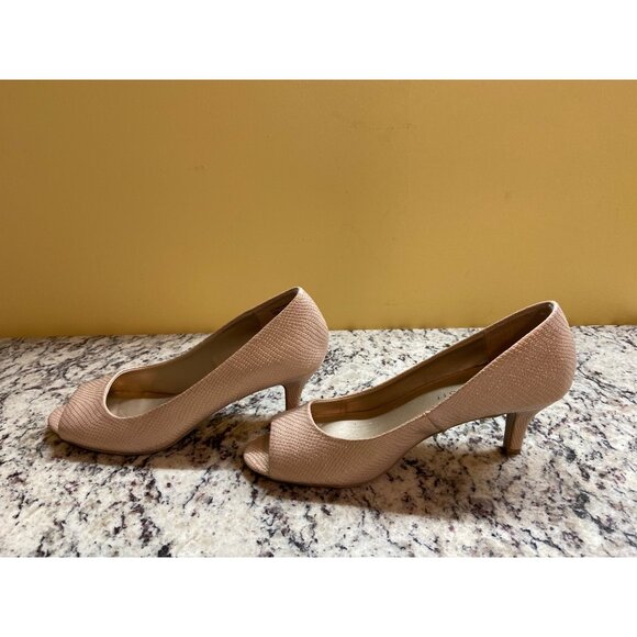 Karen Scott Peep Toe Pumps 10M  NudeTextured Slip-On Heels Women’s Classic Dress - Picture 3 of 8